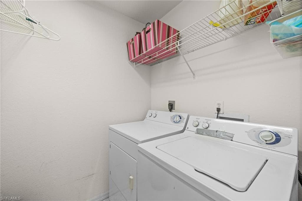 8872 Cedar Hollow DR, FORT MYERS FL 33912-44