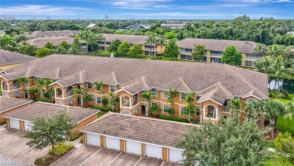 1102 Winding Pines CIR # 205, CAPE CORAL FL 33909-1