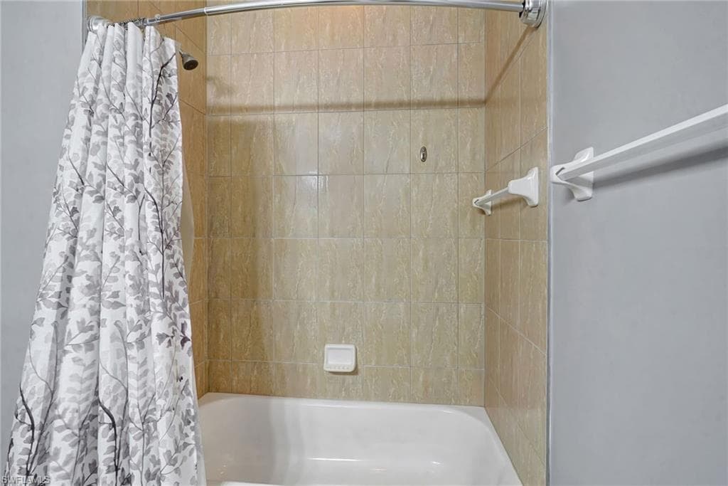 1102 Winding Pines CIR # 205, CAPE CORAL FL 33909-21