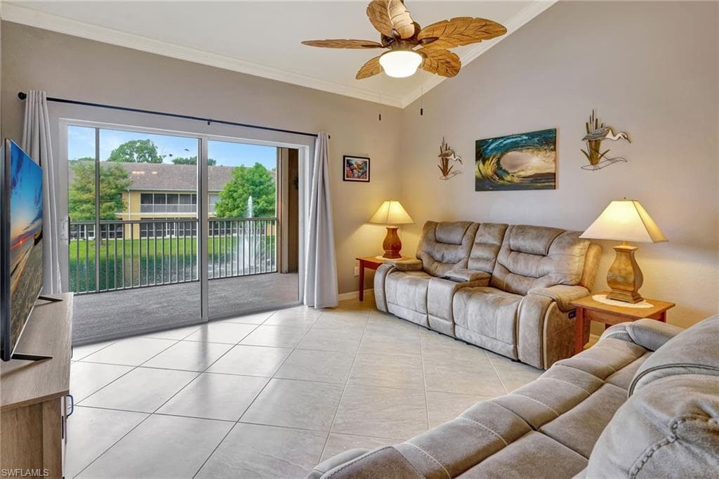 1102 Winding Pines CIR # 205, CAPE CORAL FL 33909-4