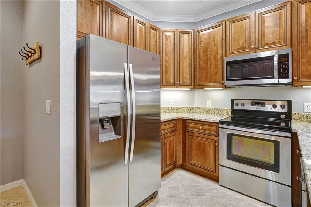 1102 Winding Pines CIR # 205, CAPE CORAL FL 33909-8