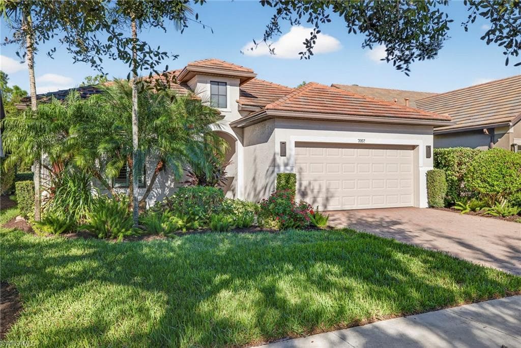 7057 Live Oak DR, NAPLES FL 34114-29