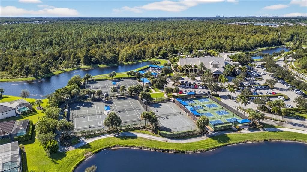 7057 Live Oak DR, NAPLES FL 34114-37