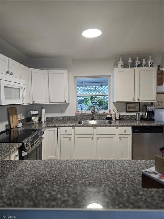 211 Richmond AVE S, LEHIGH ACRES FL 33936-32