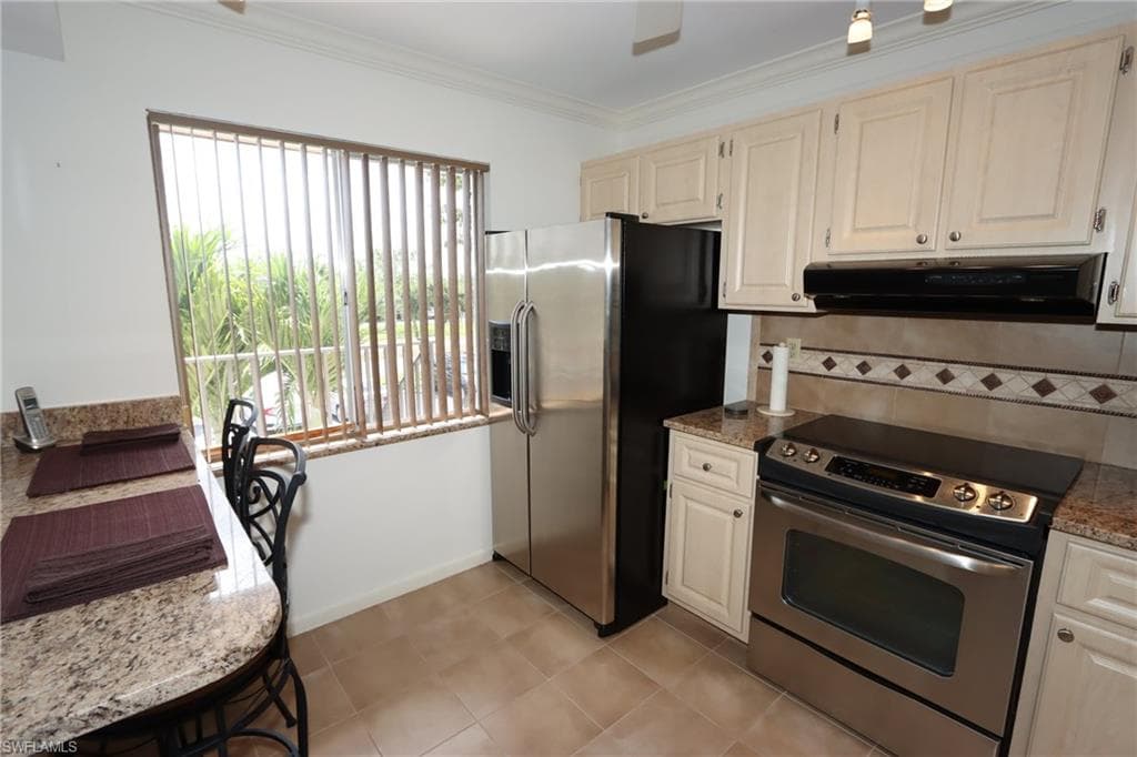 118 Palm DR # 8, NAPLES FL 34112-8