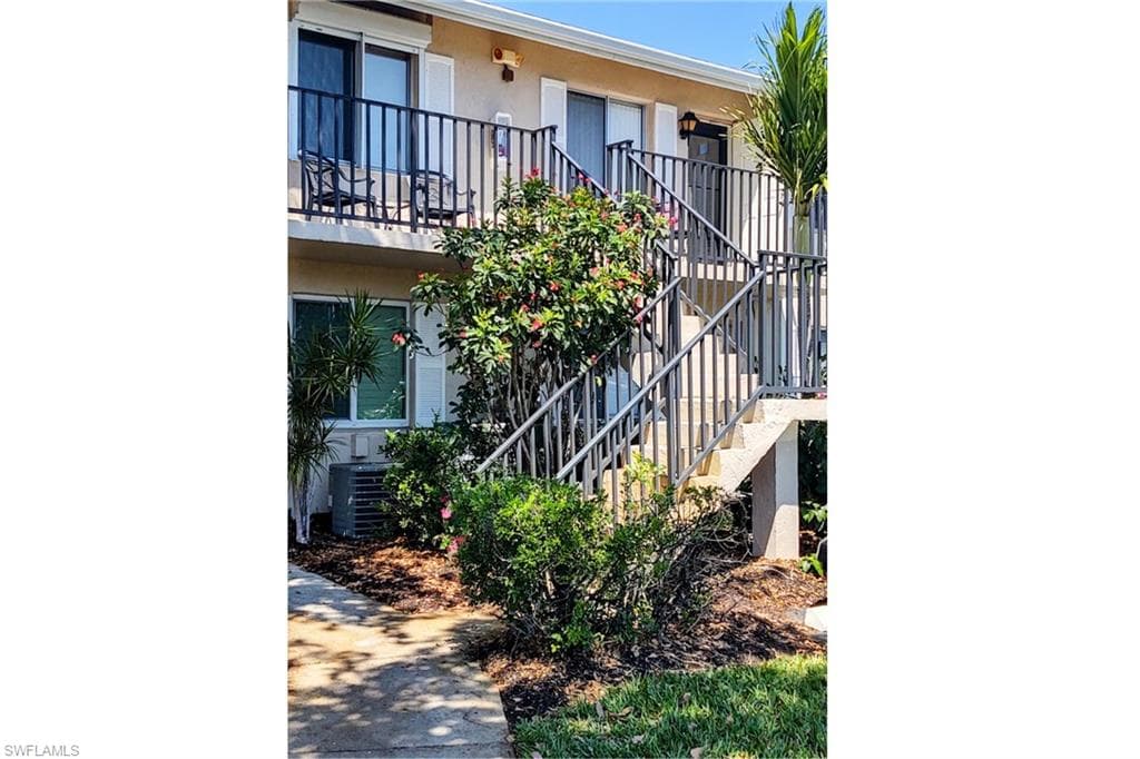 118 Palm DR # 8, NAPLES FL 34112-18