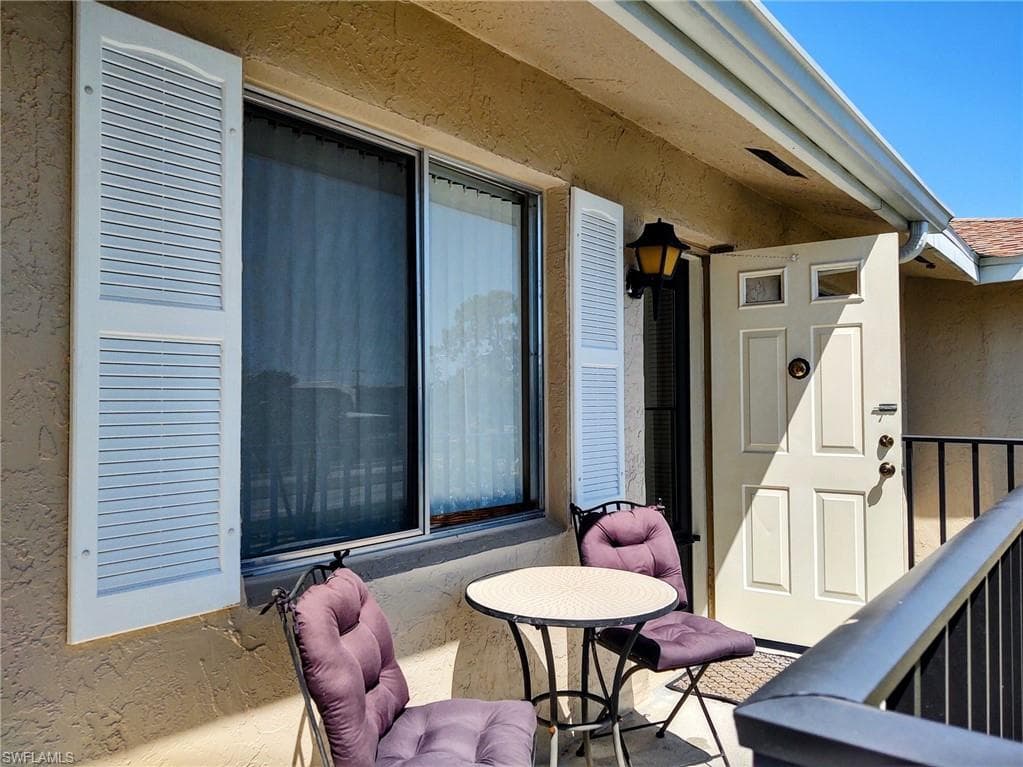 118 Palm DR # 8, NAPLES FL 34112-3