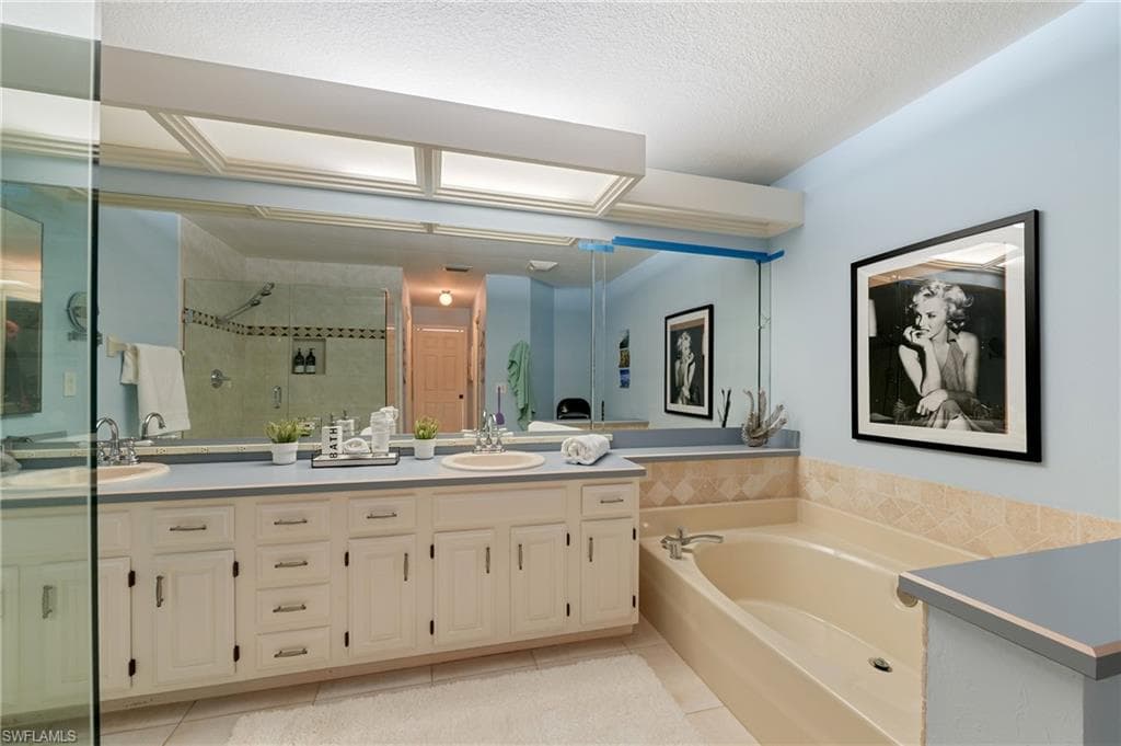 6600 Ilex CIR, NAPLES FL 34109-20