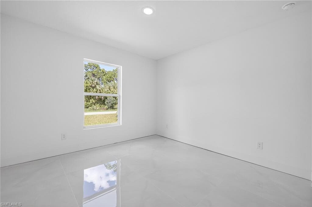 2916 Dora AVE N, LEHIGH ACRES FL 33971-12