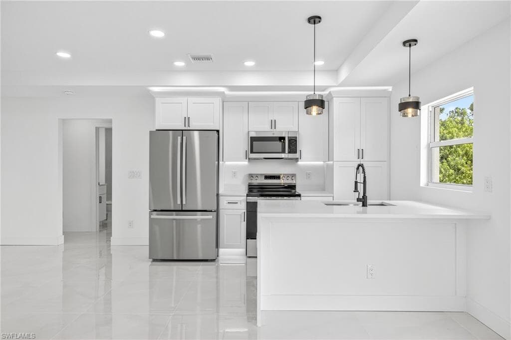 2916 Dora AVE N, LEHIGH ACRES FL 33971-17