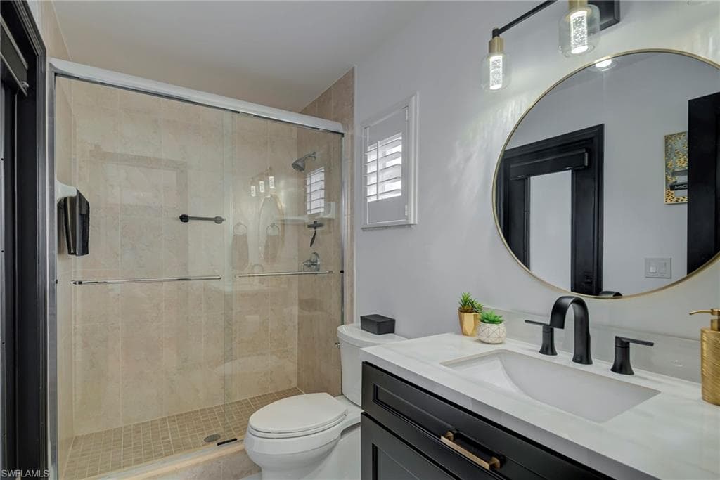 11908 King James CT, CAPE CORAL FL 33991-18