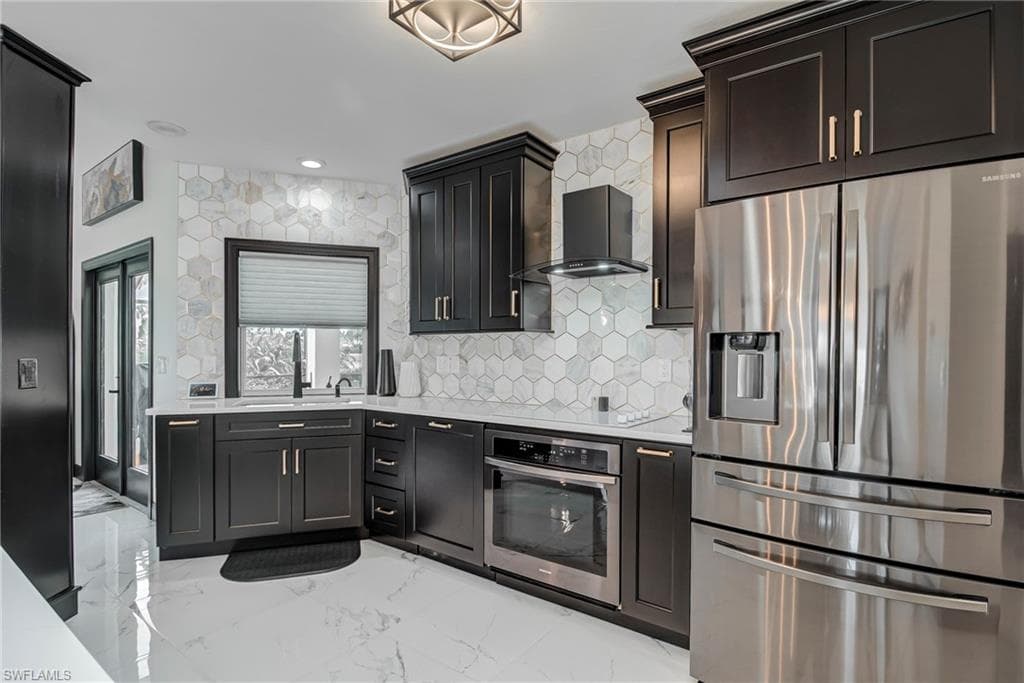 11908 King James CT, CAPE CORAL FL 33991-7