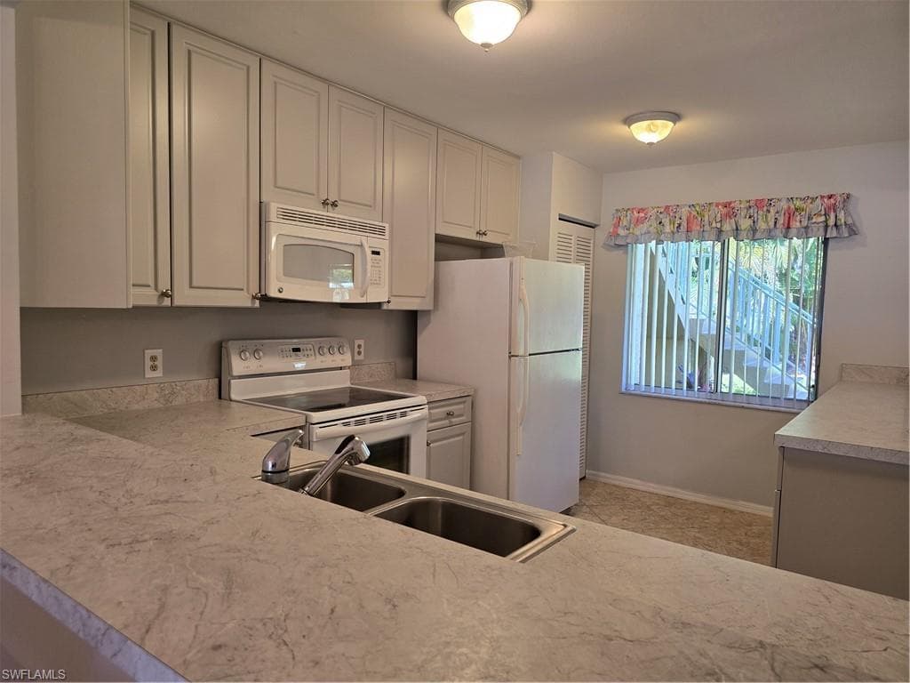 5622 Woodmere Lake CIR # B102, NAPLES FL 34112-5