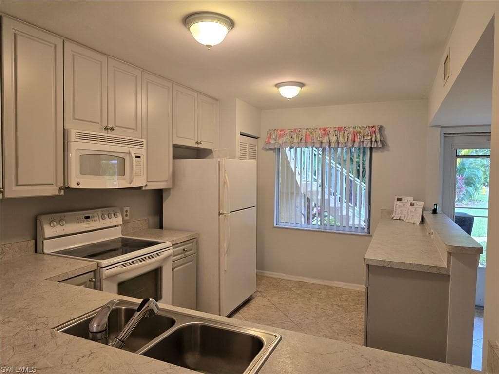 5622 Woodmere Lake CIR # B102, NAPLES FL 34112-11