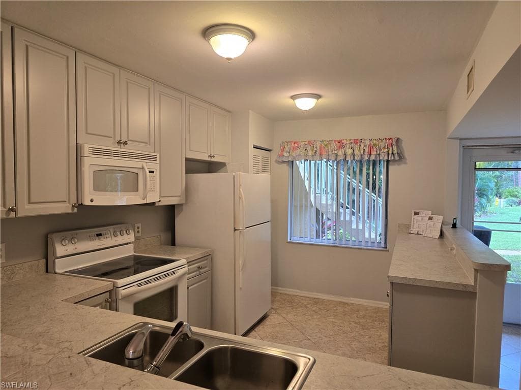 5622 Woodmere Lake CIR # B102, NAPLES FL 34112-10