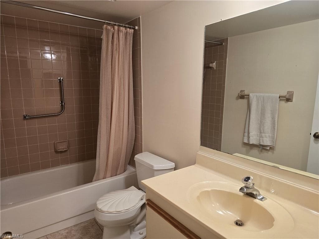 5622 Woodmere Lake CIR # B102, NAPLES FL 34112-34