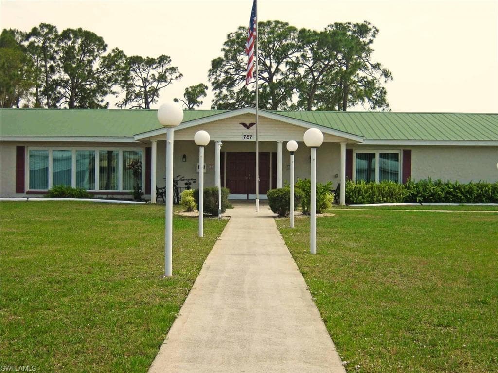 739 Leisure LN, NORTH FORT MYERS FL 33917-15