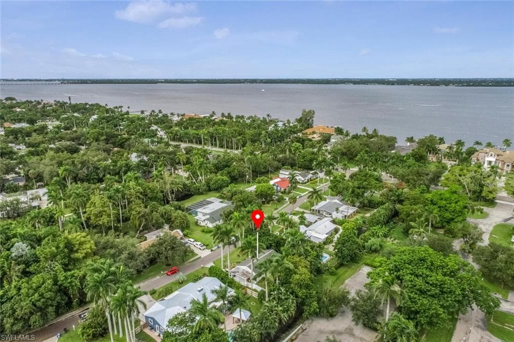 1429 Sandra DR-22
