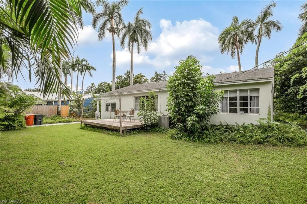 1429 Sandra DR-16