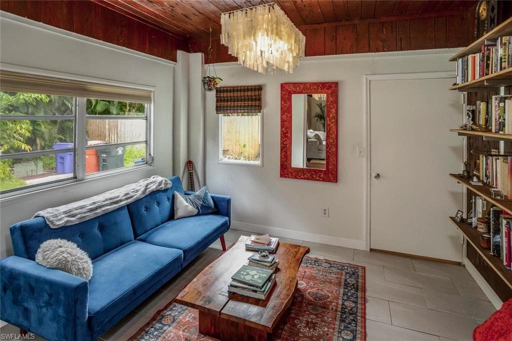 1429 Sandra DR-11