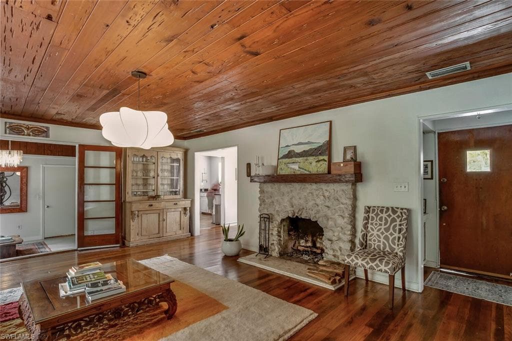 1429 Sandra DR-7