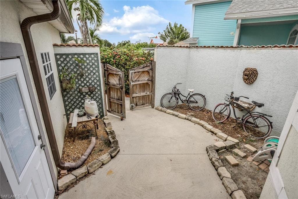 6062 Waterway Bay DR, FORT MYERS FL 33908-27