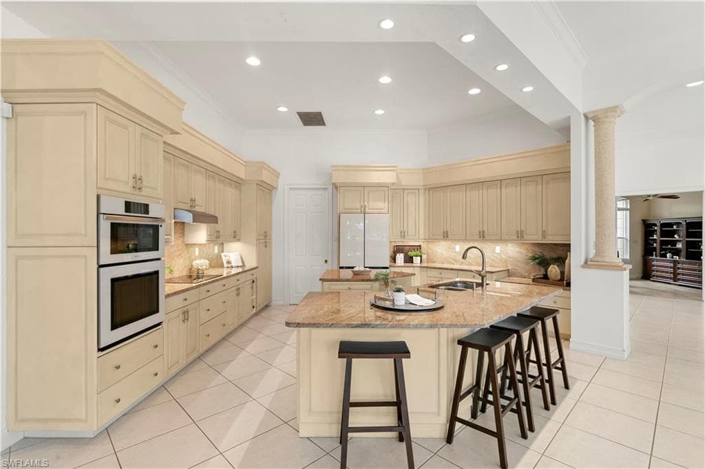 2341 Cheshire LN, NAPLES FL 34109-9