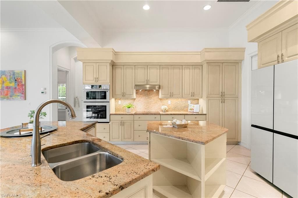 2341 Cheshire LN, NAPLES FL 34109-14