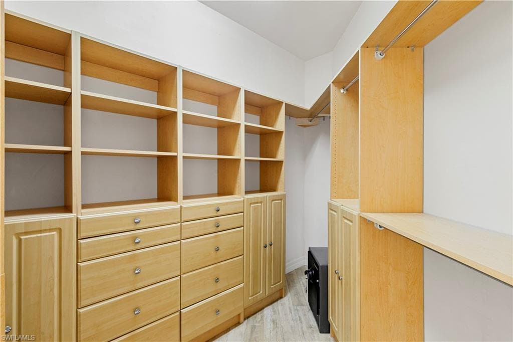 2341 Cheshire LN, NAPLES FL 34109-28