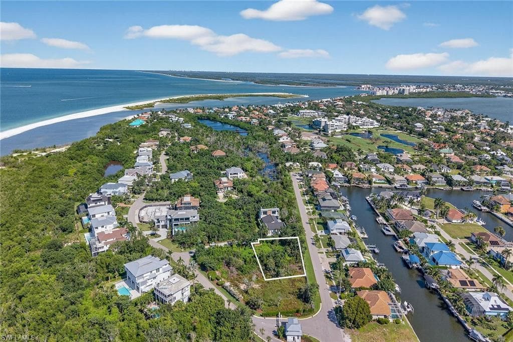 123 Sea Lavender LN, MARCO ISLAND FL 34145-6