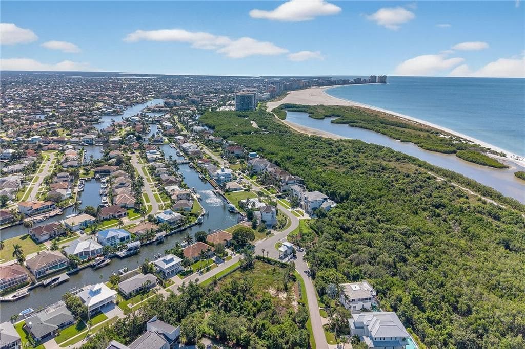 123 Sea Lavender LN, MARCO ISLAND FL 34145-4