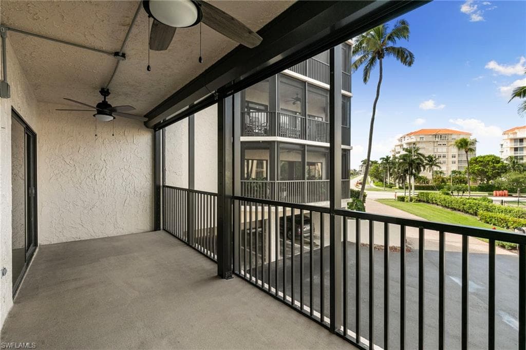 961 Collier CT # 107, MARCO ISLAND FL 34145-26