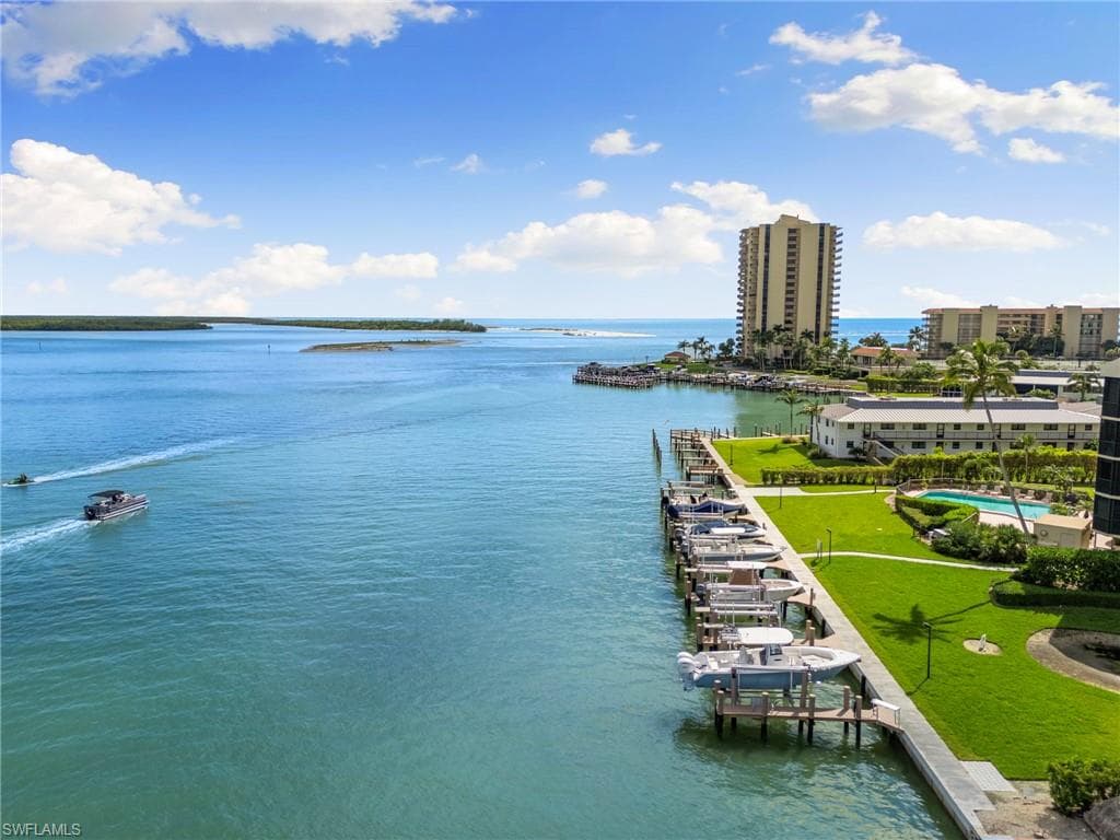 961 Collier CT # 107, MARCO ISLAND FL 34145-45