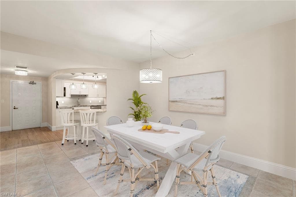 961 Collier CT # 107, MARCO ISLAND FL 34145-48