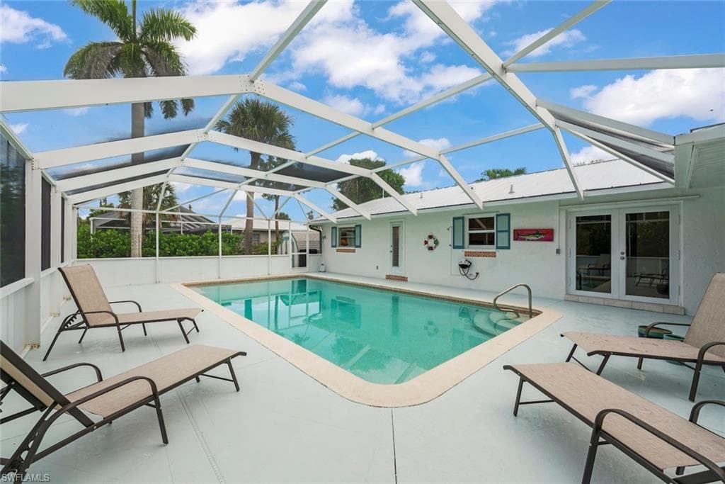 513 Rabbit RD, SANIBEL FL 33957-1