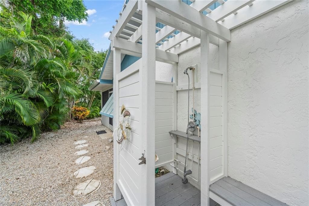 513 Rabbit RD, SANIBEL FL 33957-15