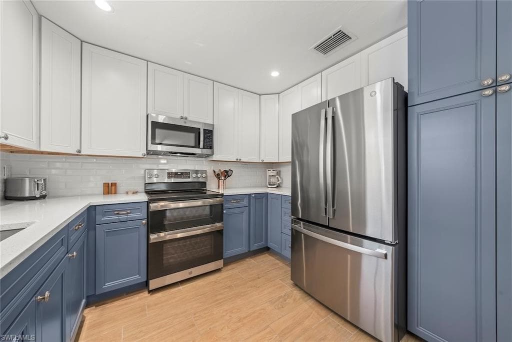 513 Rabbit RD, SANIBEL FL 33957-9