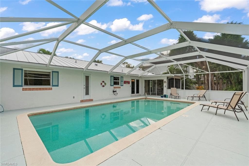 513 Rabbit RD, SANIBEL FL 33957-13