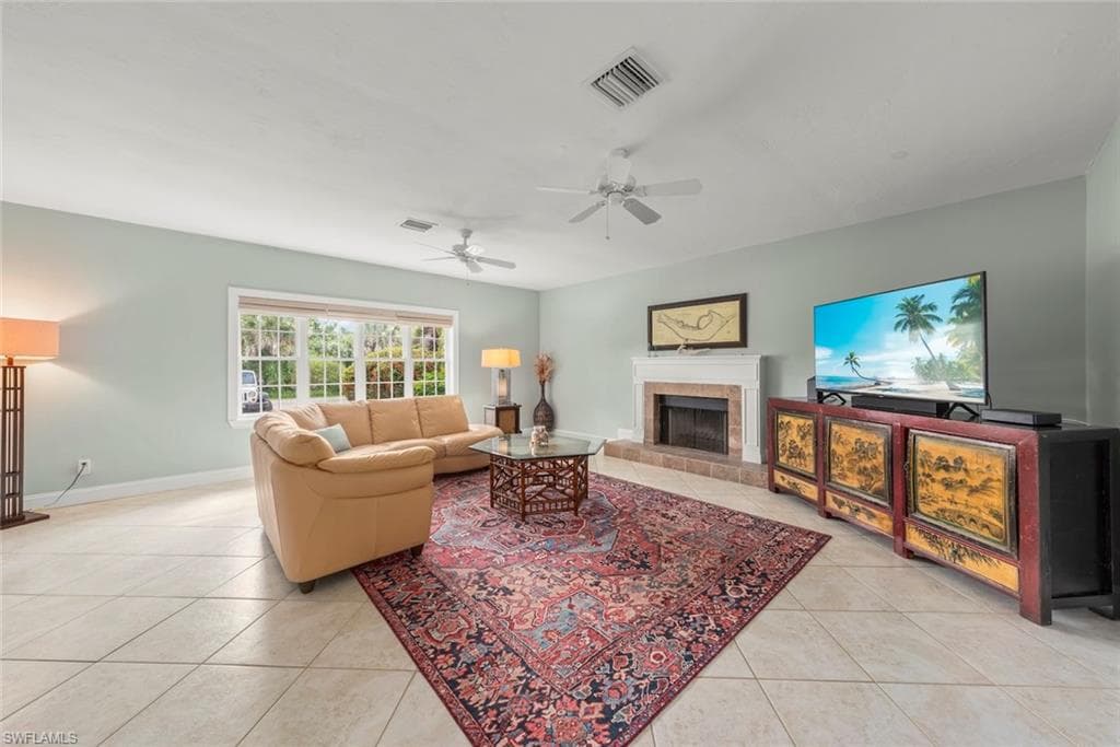 513 Rabbit RD, SANIBEL FL 33957-28