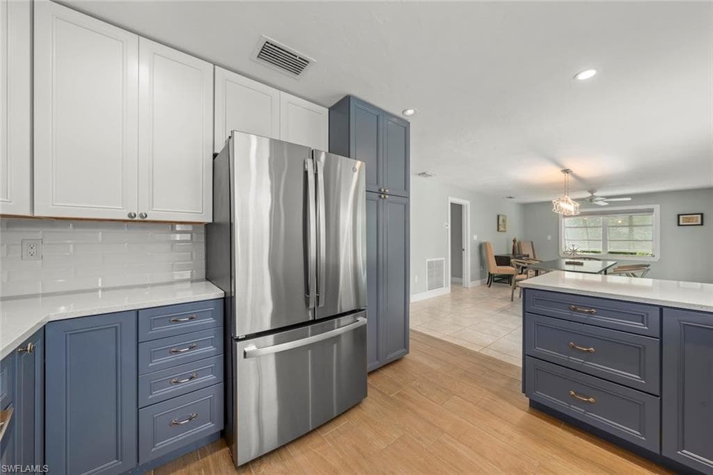 513 Rabbit RD, SANIBEL FL 33957-7