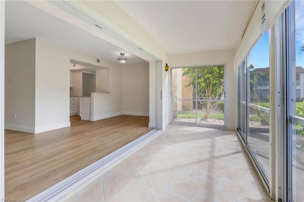 1155 Sandpiper ST # E3, NAPLES FL 34102-27