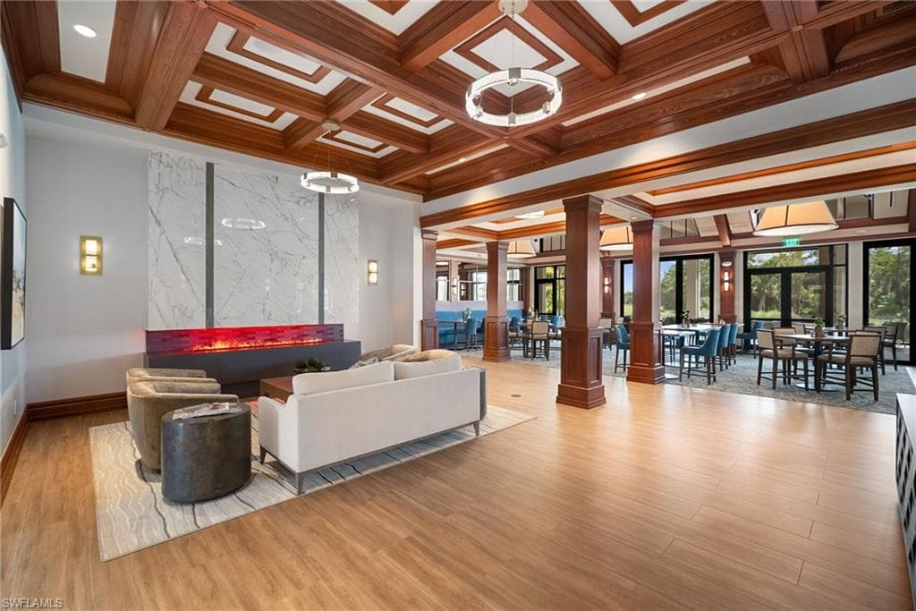 760 Waterford DR # 104, NAPLES FL 34113-29