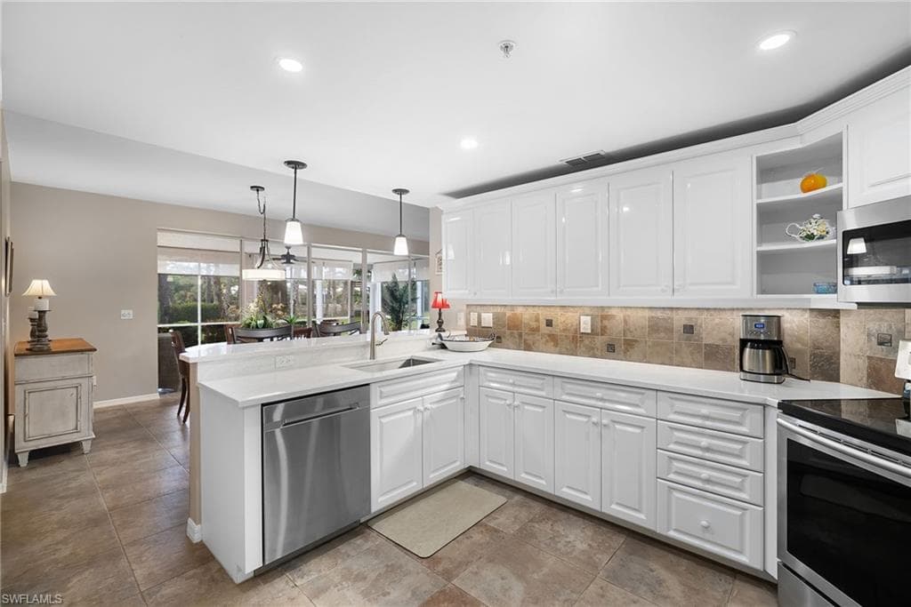 760 Waterford DR # 104, NAPLES FL 34113-9