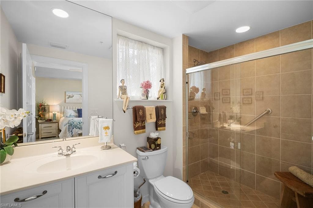 4761 West Bay BLVD # 202, ESTERO FL 33928-28