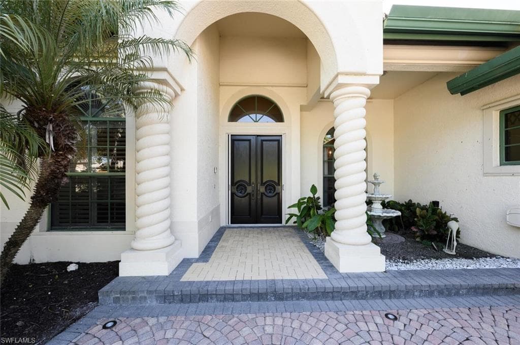 3022 Gainesborough CT, NAPLES FL 34105-2