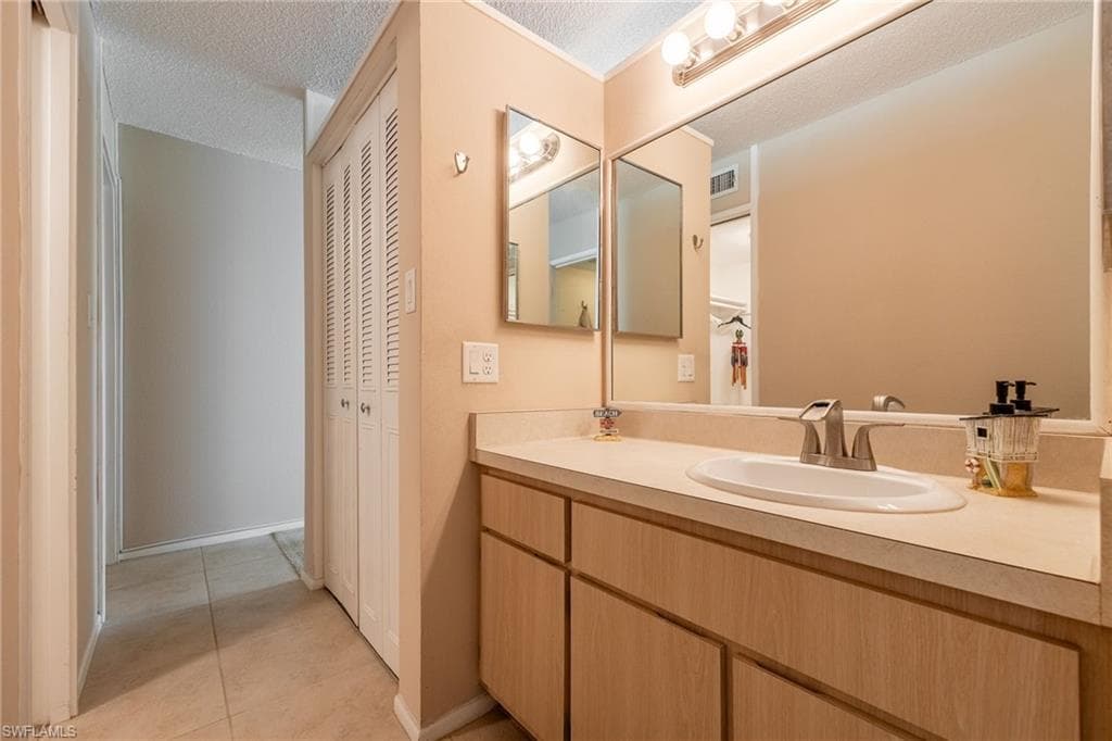 5959 Winkler RD # 218, FORT MYERS FL 33919-22