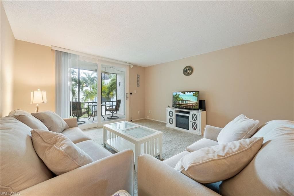 5959 Winkler RD # 218, FORT MYERS FL 33919-15