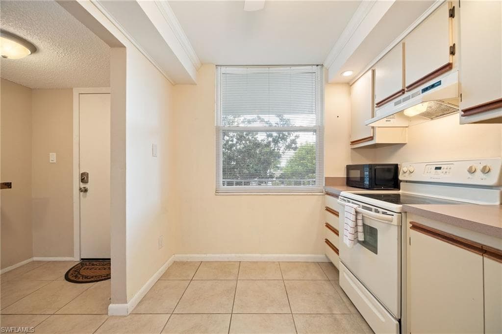 5959 Winkler RD # 218, FORT MYERS FL 33919-10