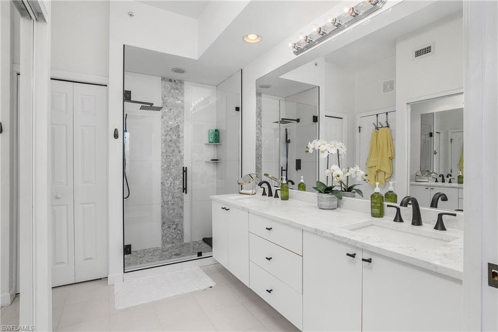 6750 Beach Resort DR # 1907, NAPLES FL 34114-15