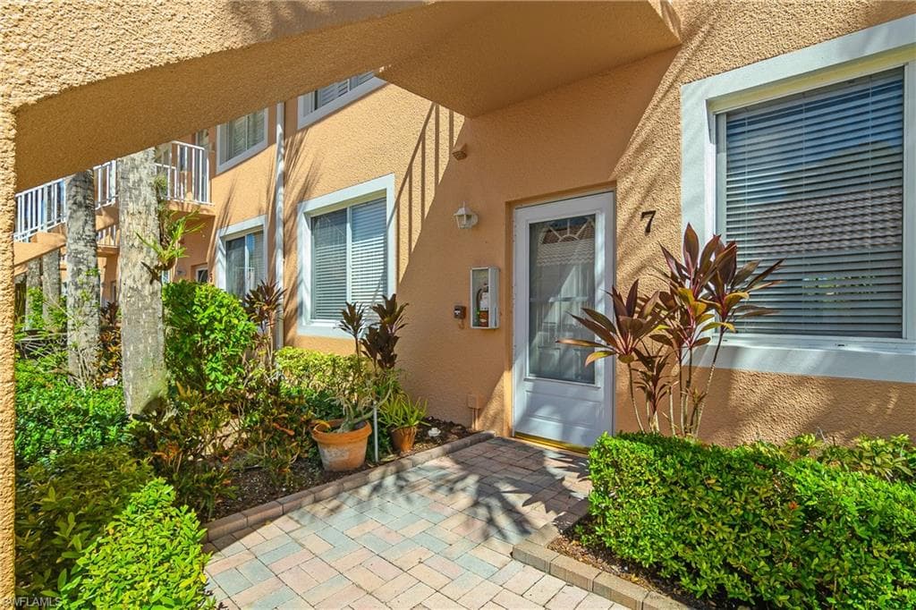 6750 Beach Resort DR # 1907, NAPLES FL 34114-28